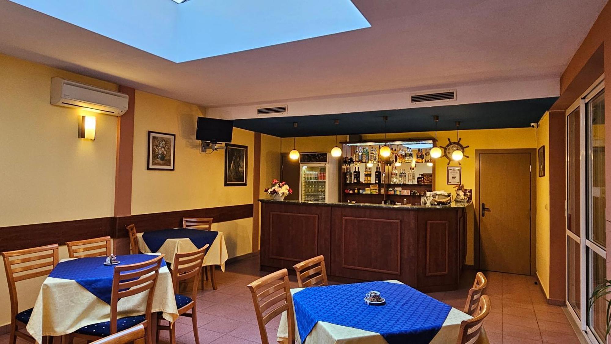 Caprice Family Hotel Varna Luaran gambar